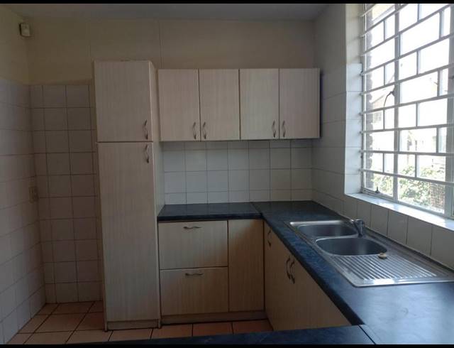 3 BEDROOM APARTMENT FOR SALE IN SUNNYSIDE